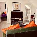 Cool Vibrant Top Apartment Close To Birmingham City Centre
