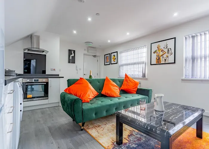 Cool Vibrant Top Apartment Close To Birmingham City Centre